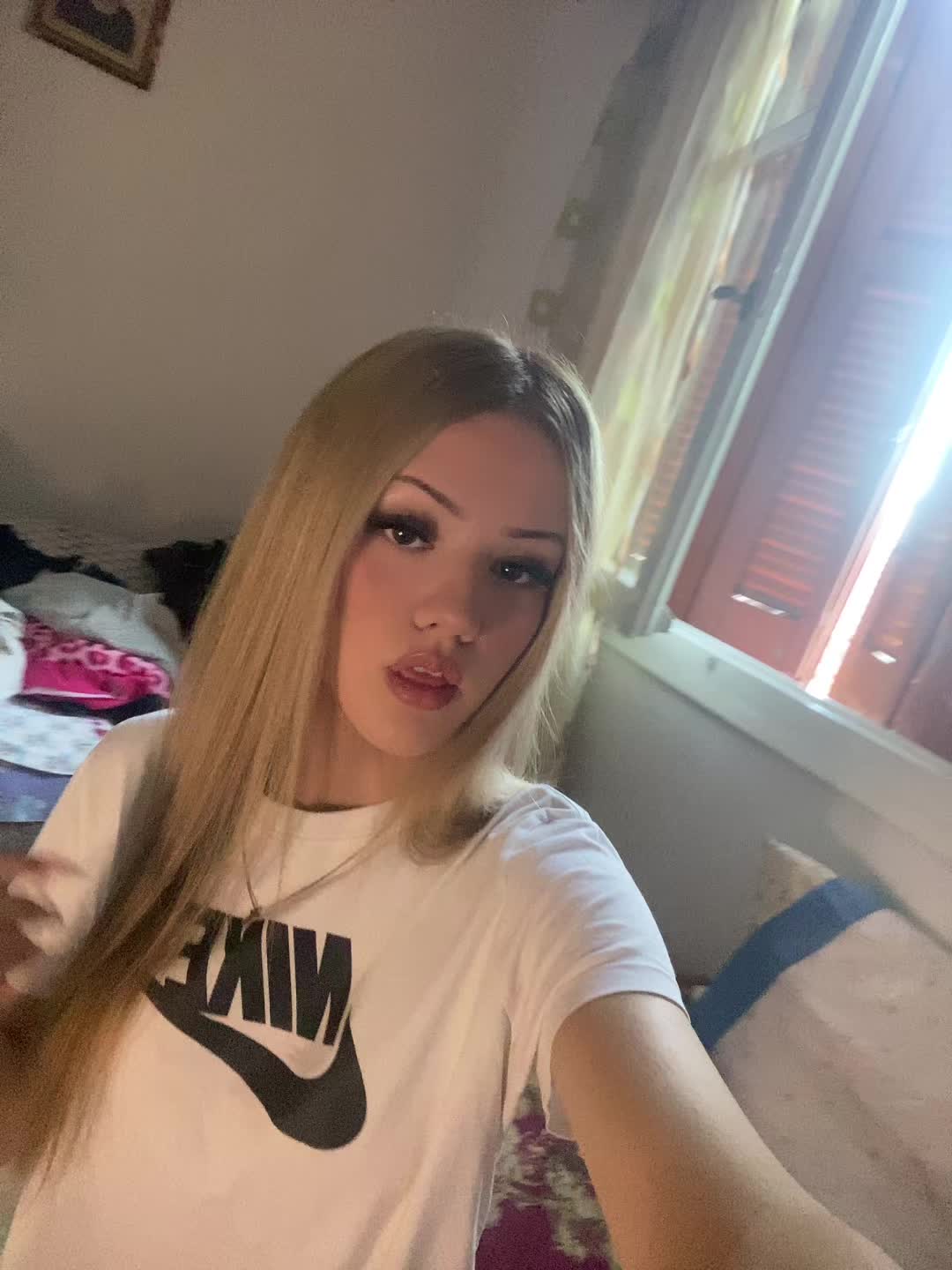 @𝒫