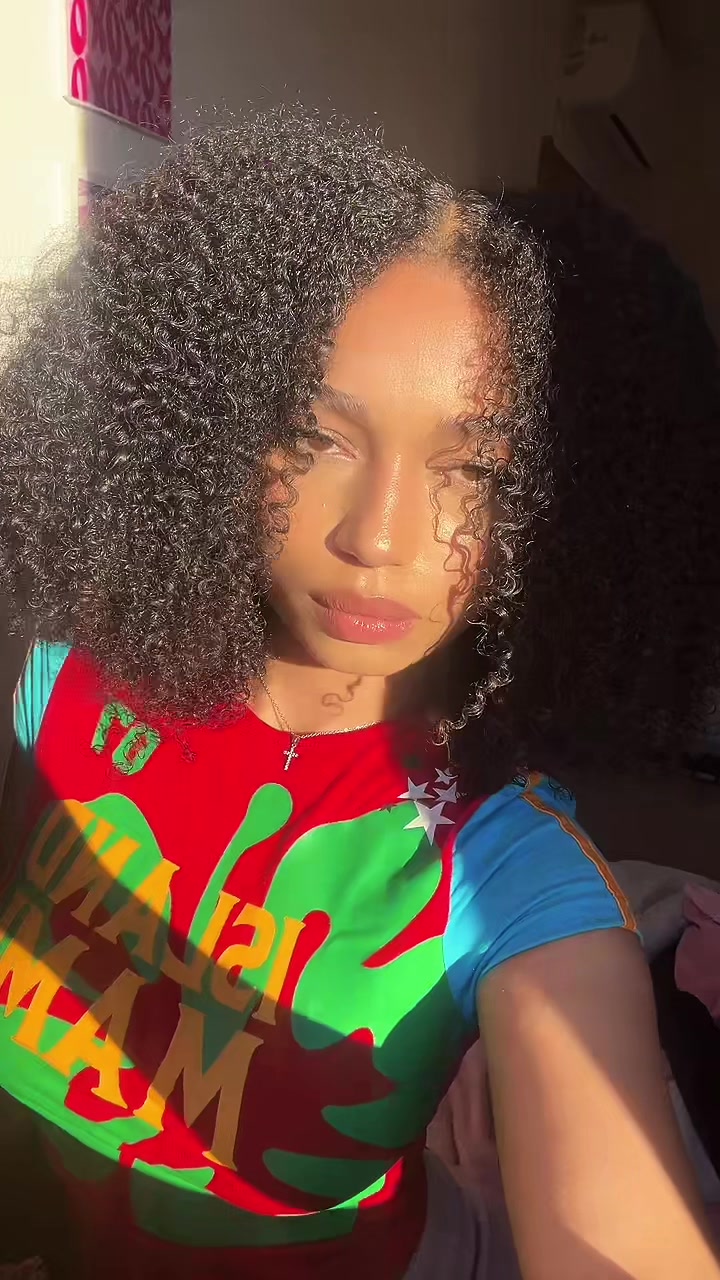 @vivianacappaii