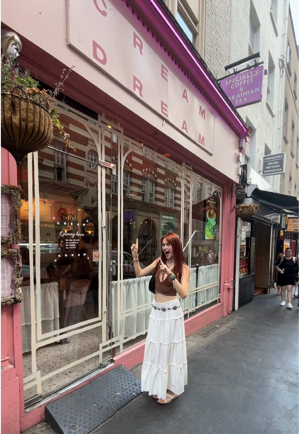 @robyn 𖤓 vegan eats & travel