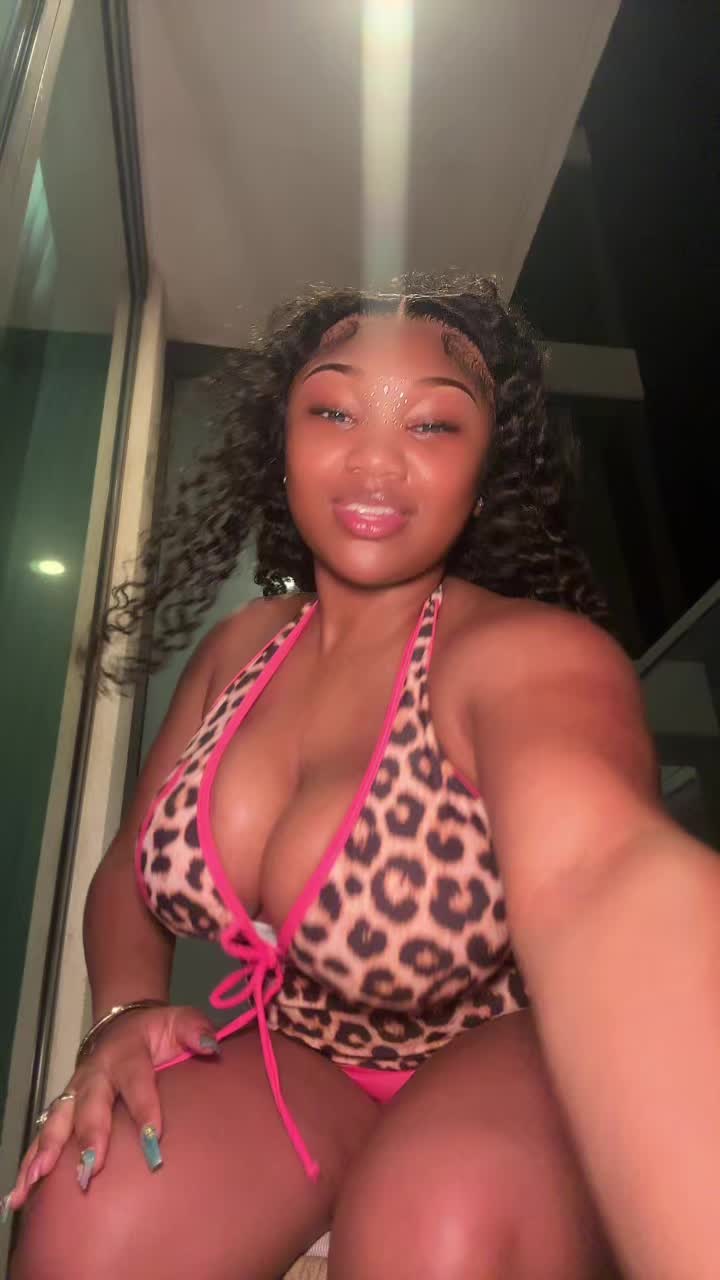@Shay_comedy3