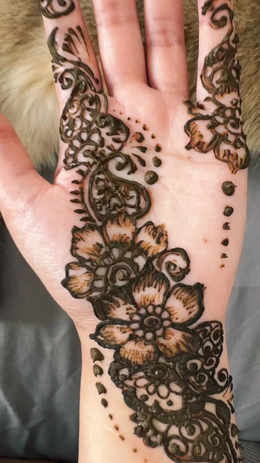 @Sabiya.Designs