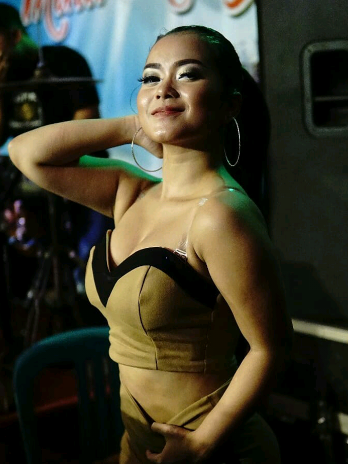@DesyThata_SintyaRiske