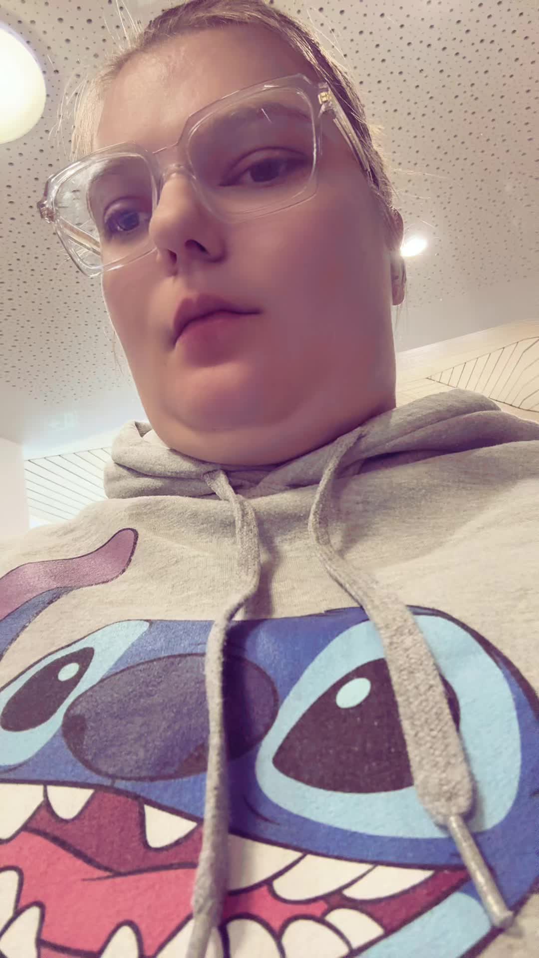 @supergirlfrauke
