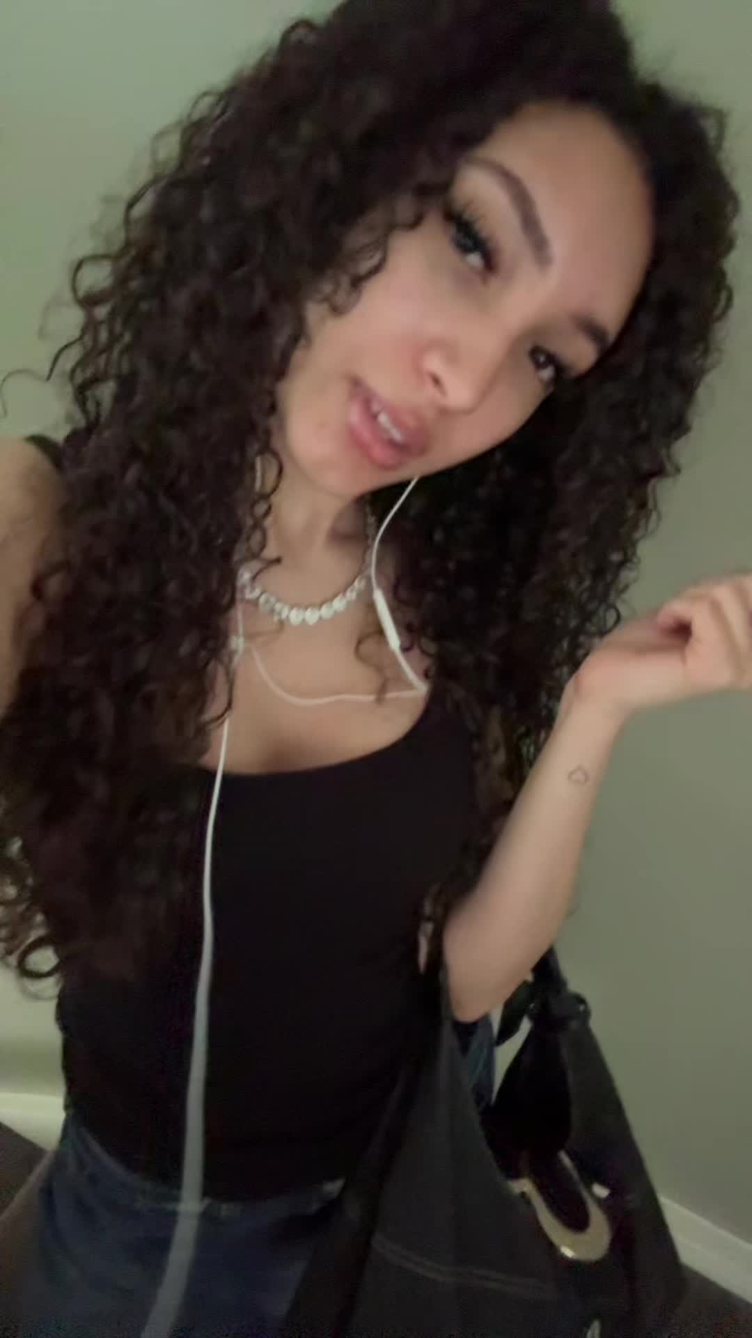 @anika<3