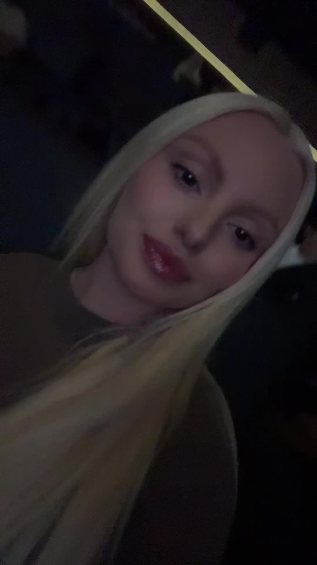 @Alexandra Stan