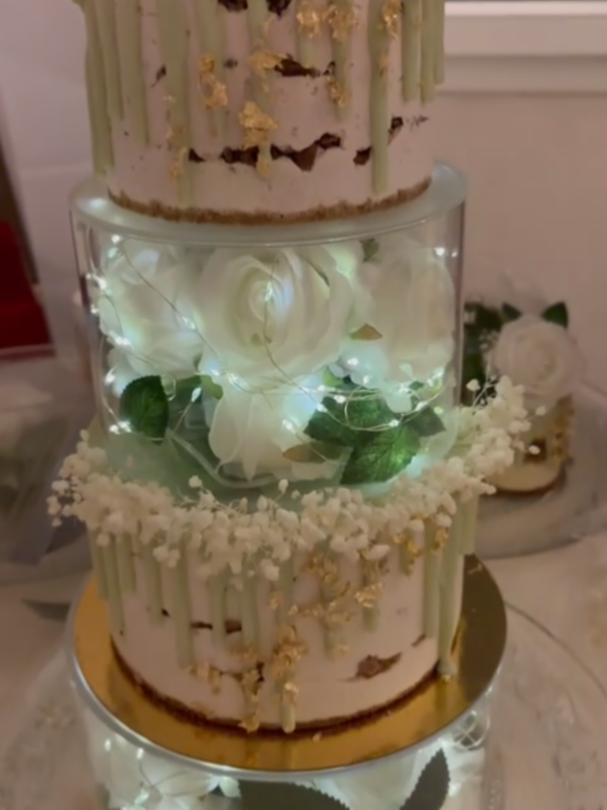 @Juliet Iced Cakes