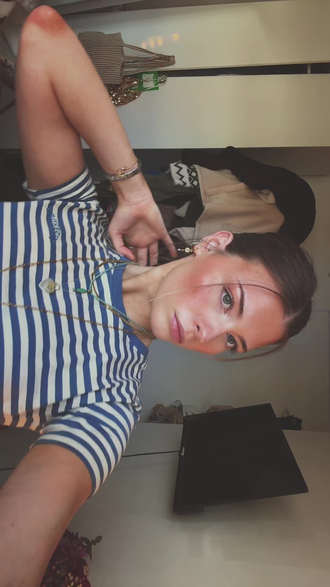 @✮Ellie✮