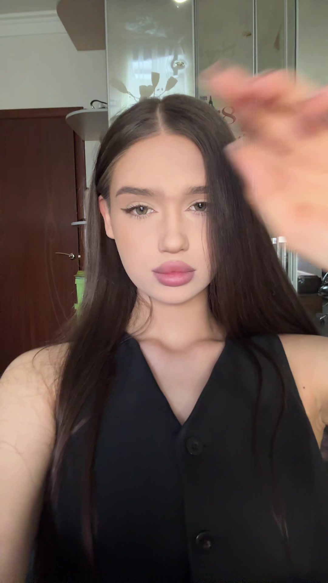 @yaapoliiiina