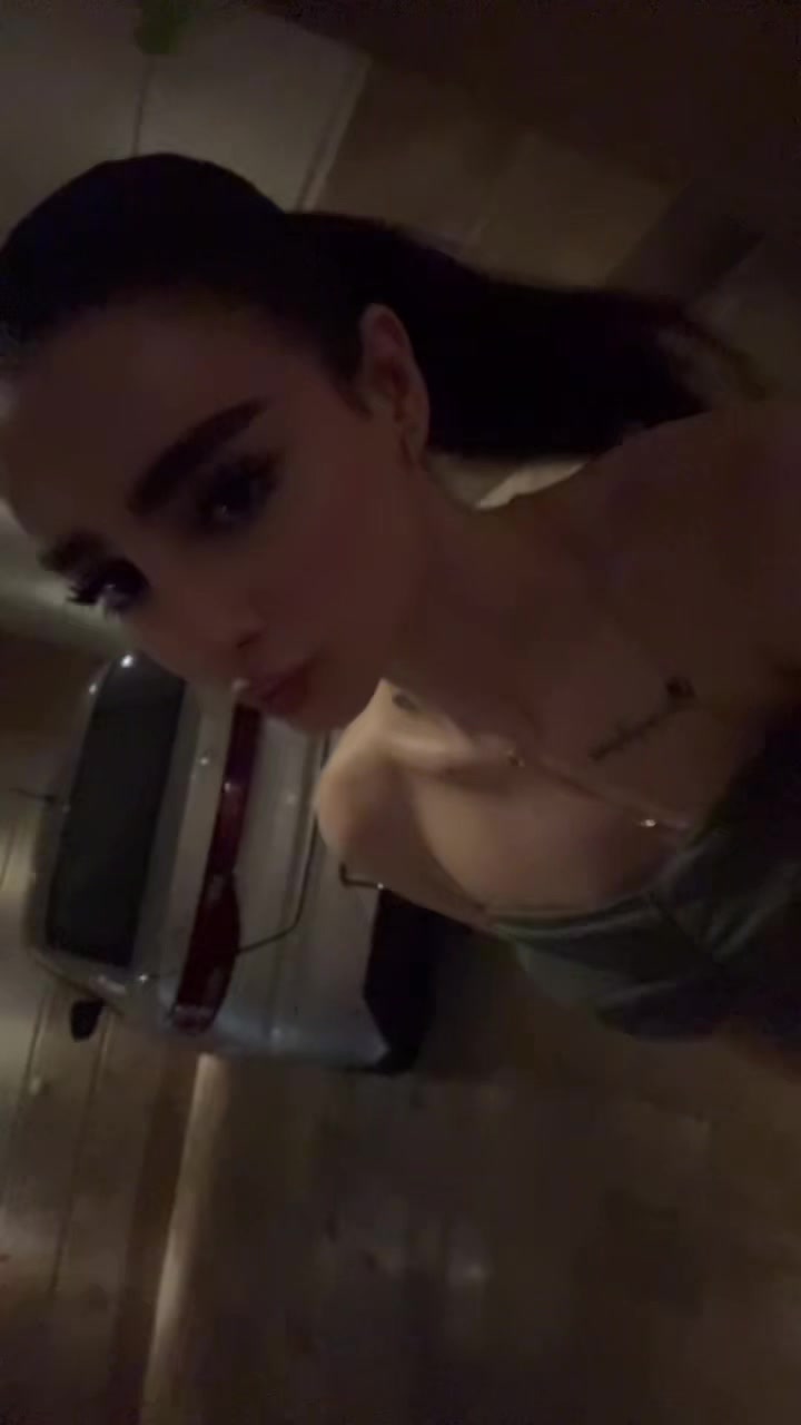 @melikakhakbazz