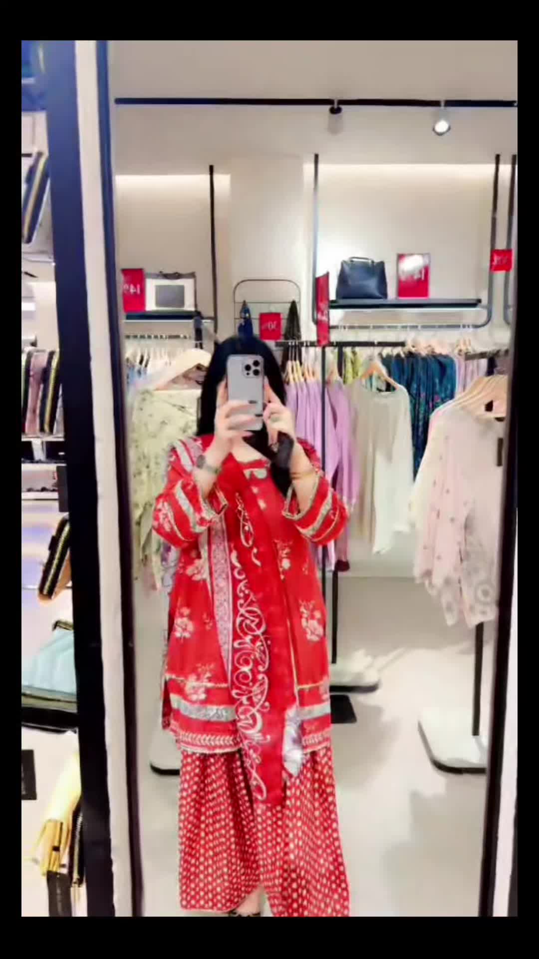 @Alina Ch.