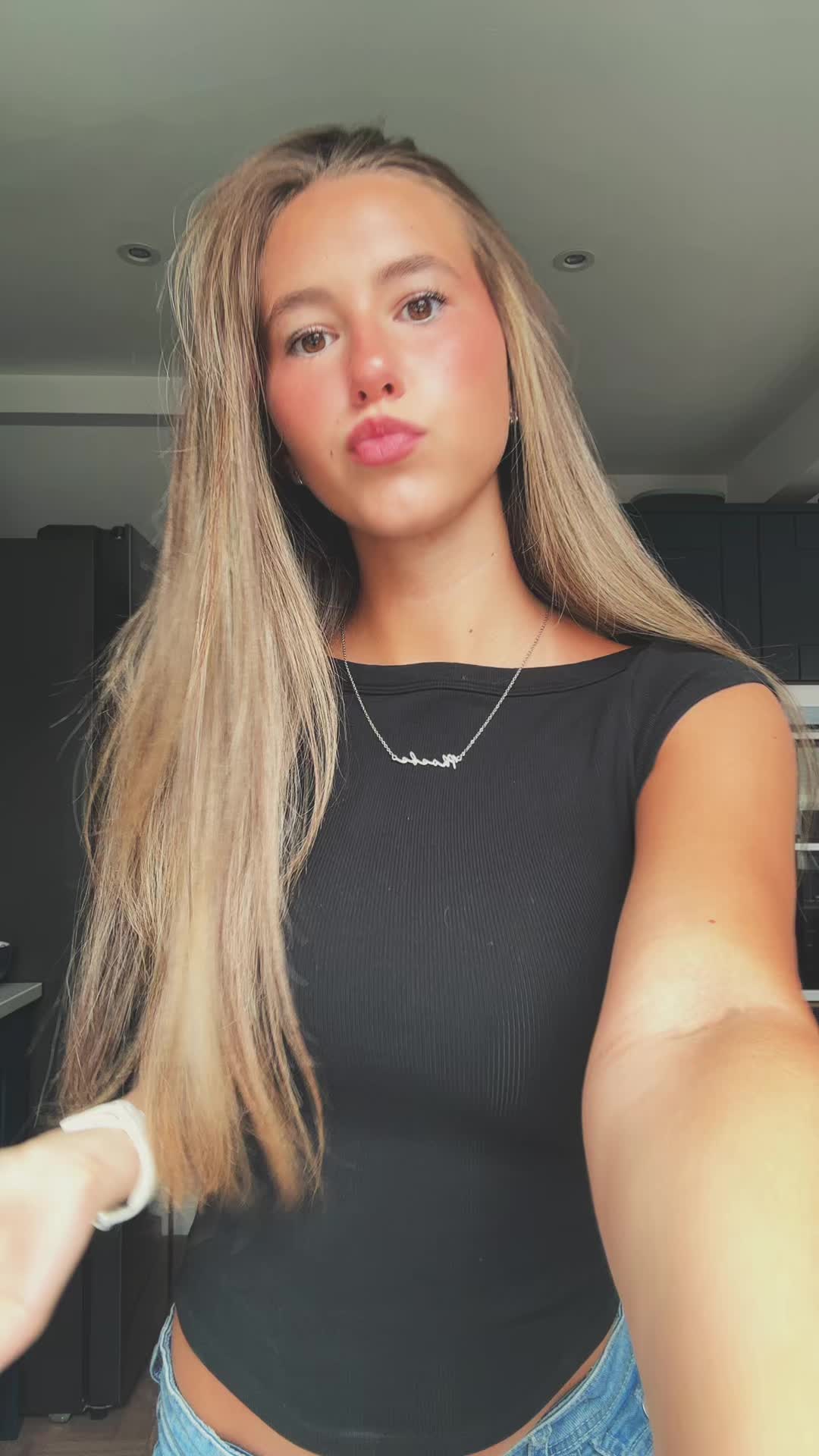 @𝐩𝐡𝐞𝐞𝐛𝐬 ❦