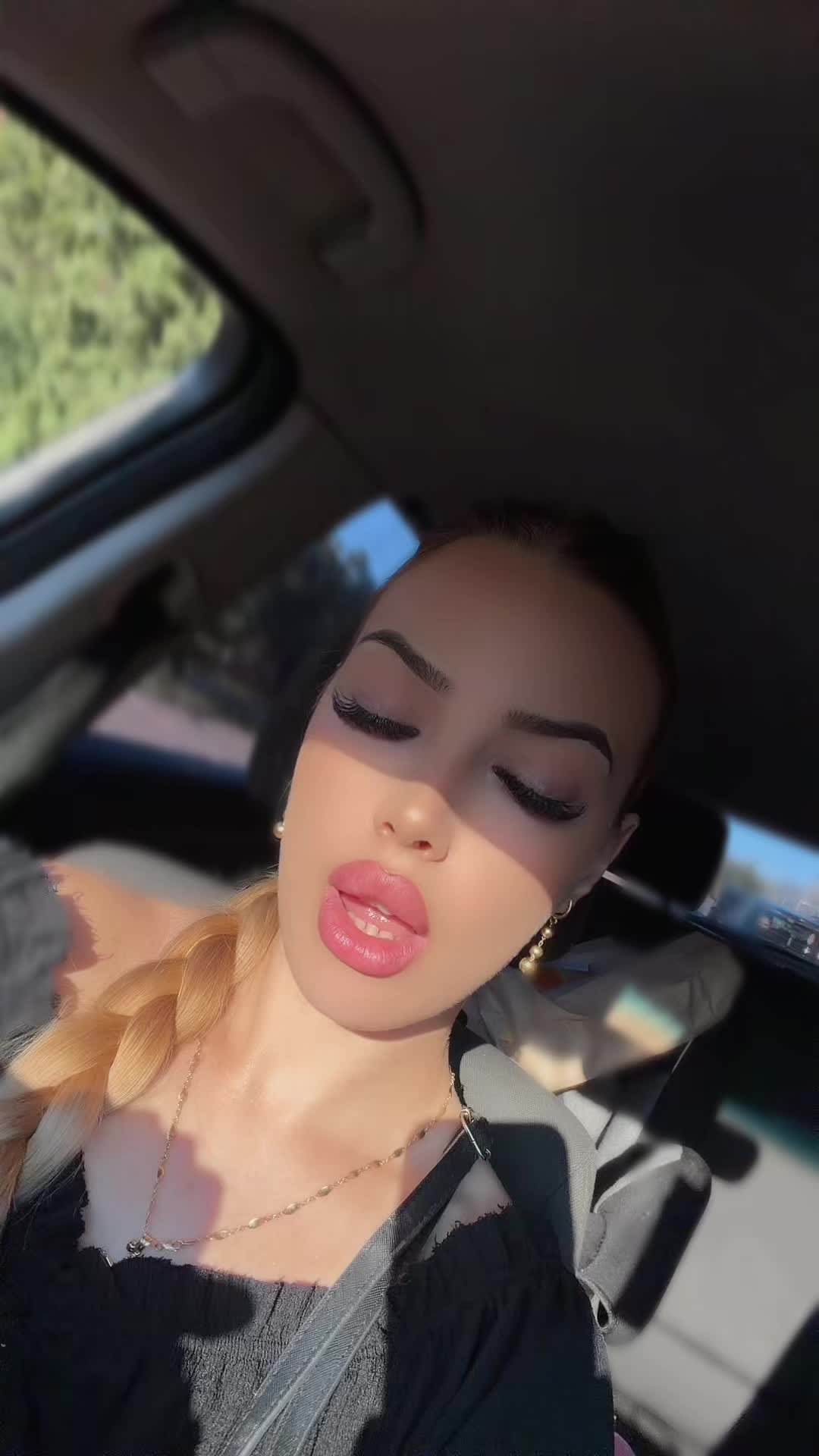@Larisa AL