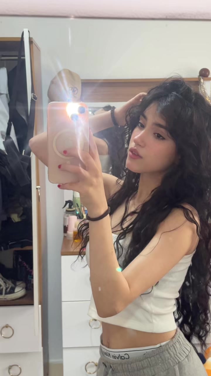 @B👩🏻🦱