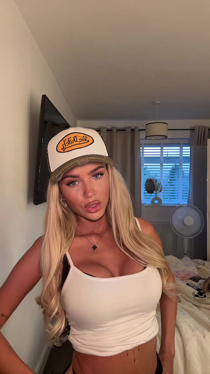 @elliesouthgate1