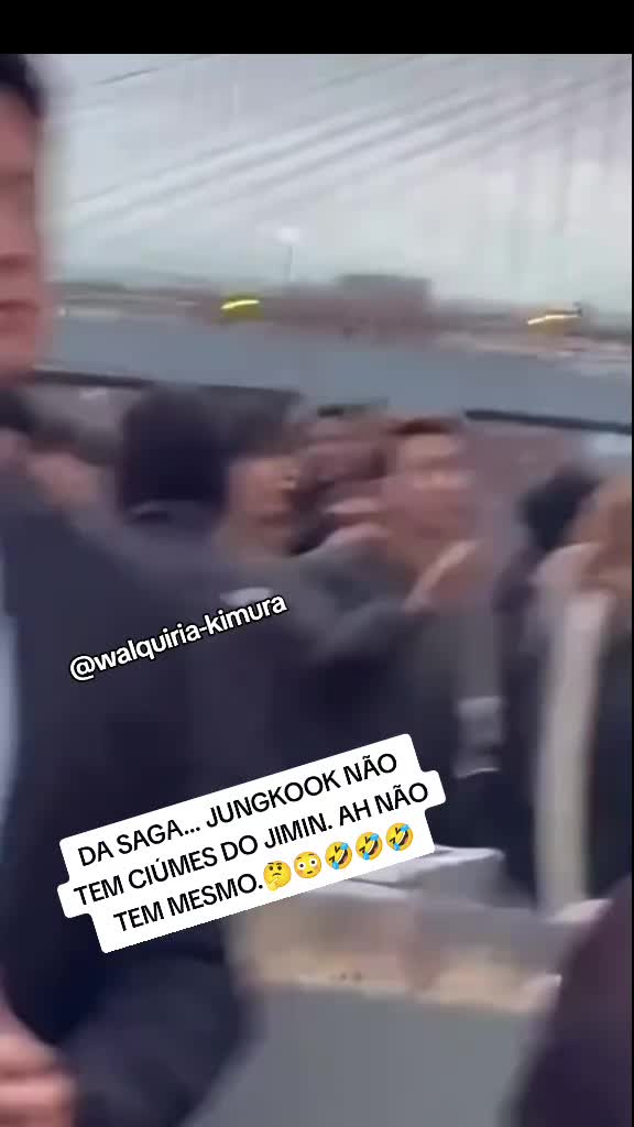 @walquíria Kimura🐰💜🐥