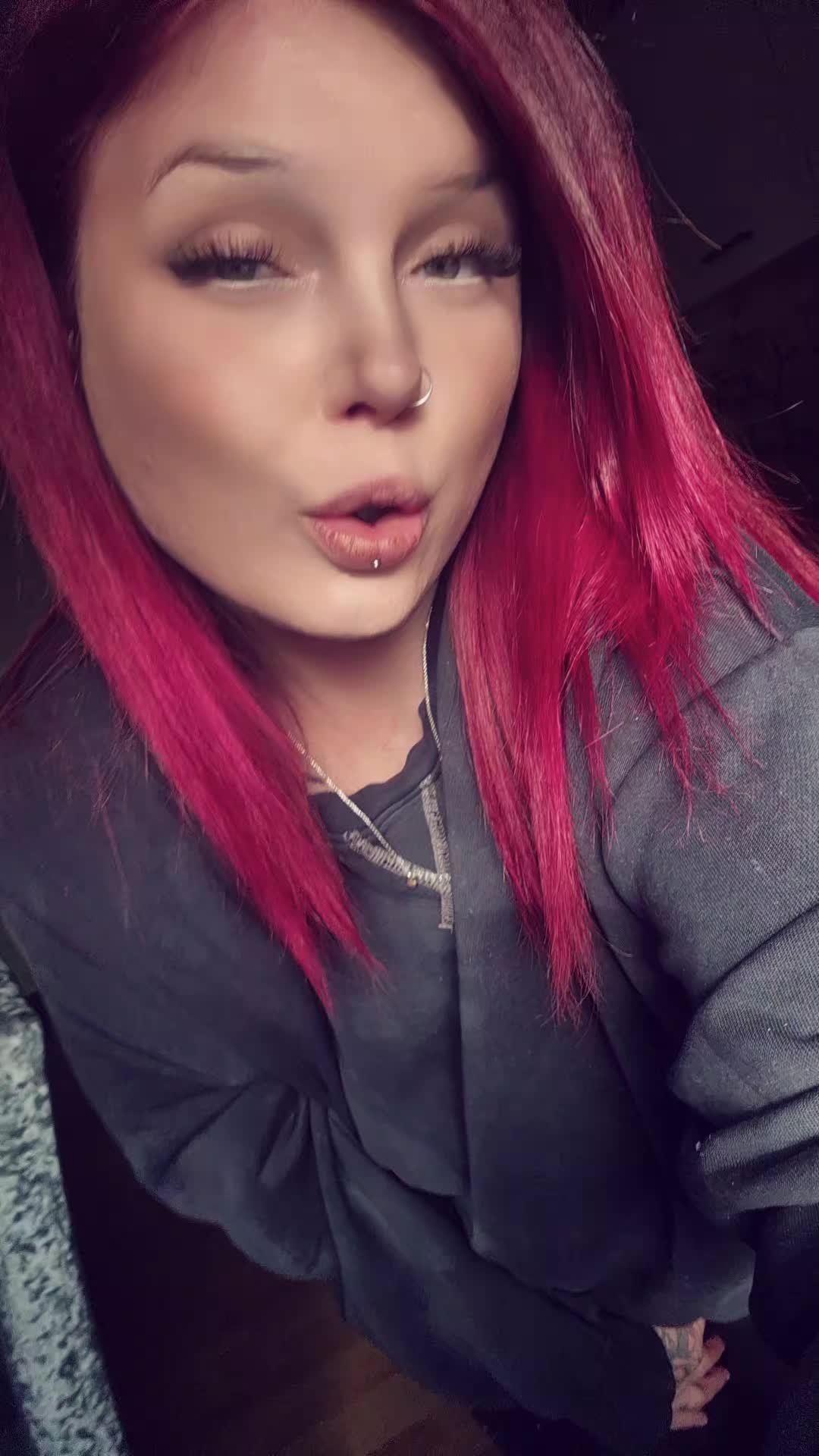 @Laraloooou 🦋🦦