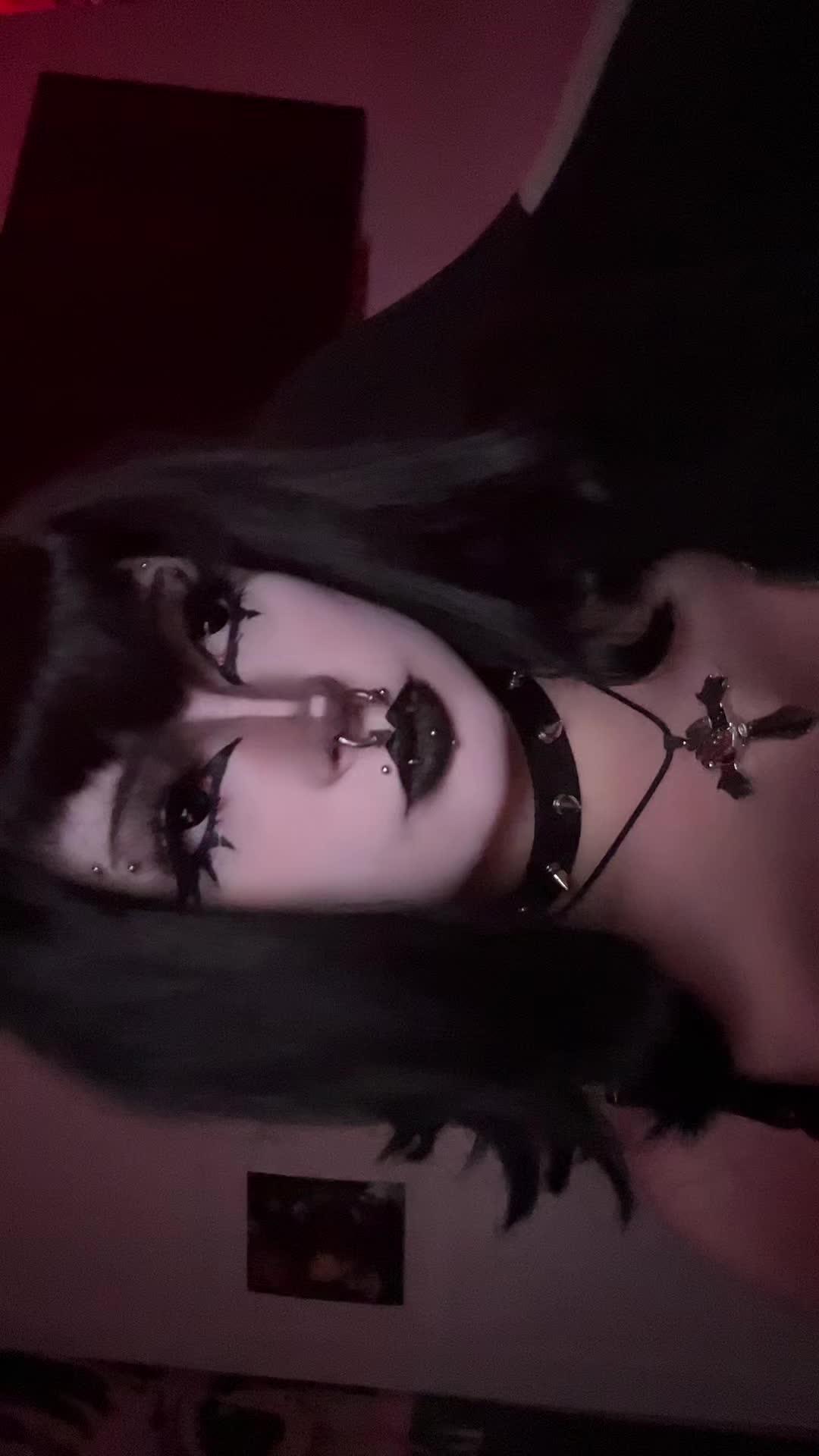 @Scarlett 🦇