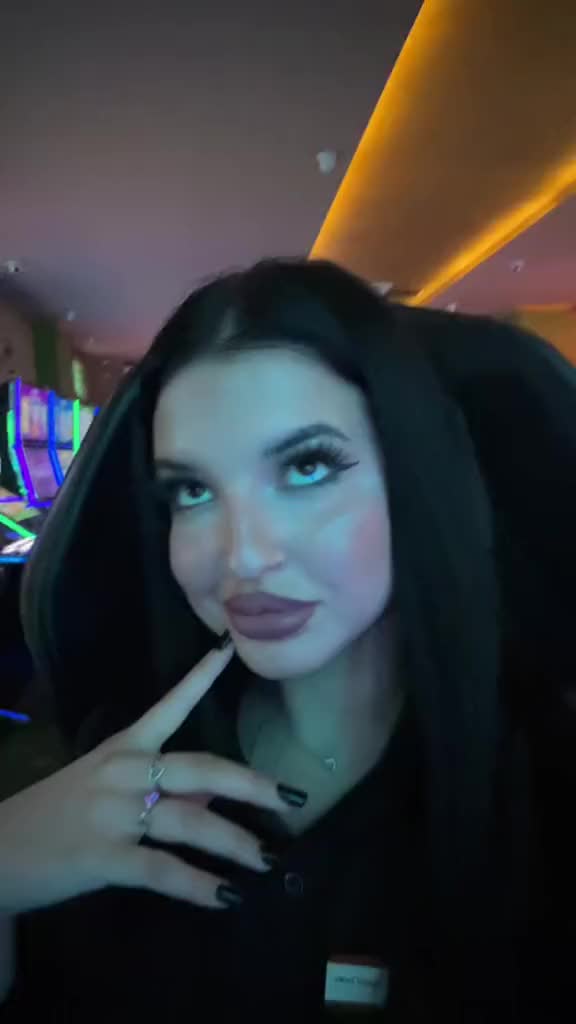 @Ioanasmicalll