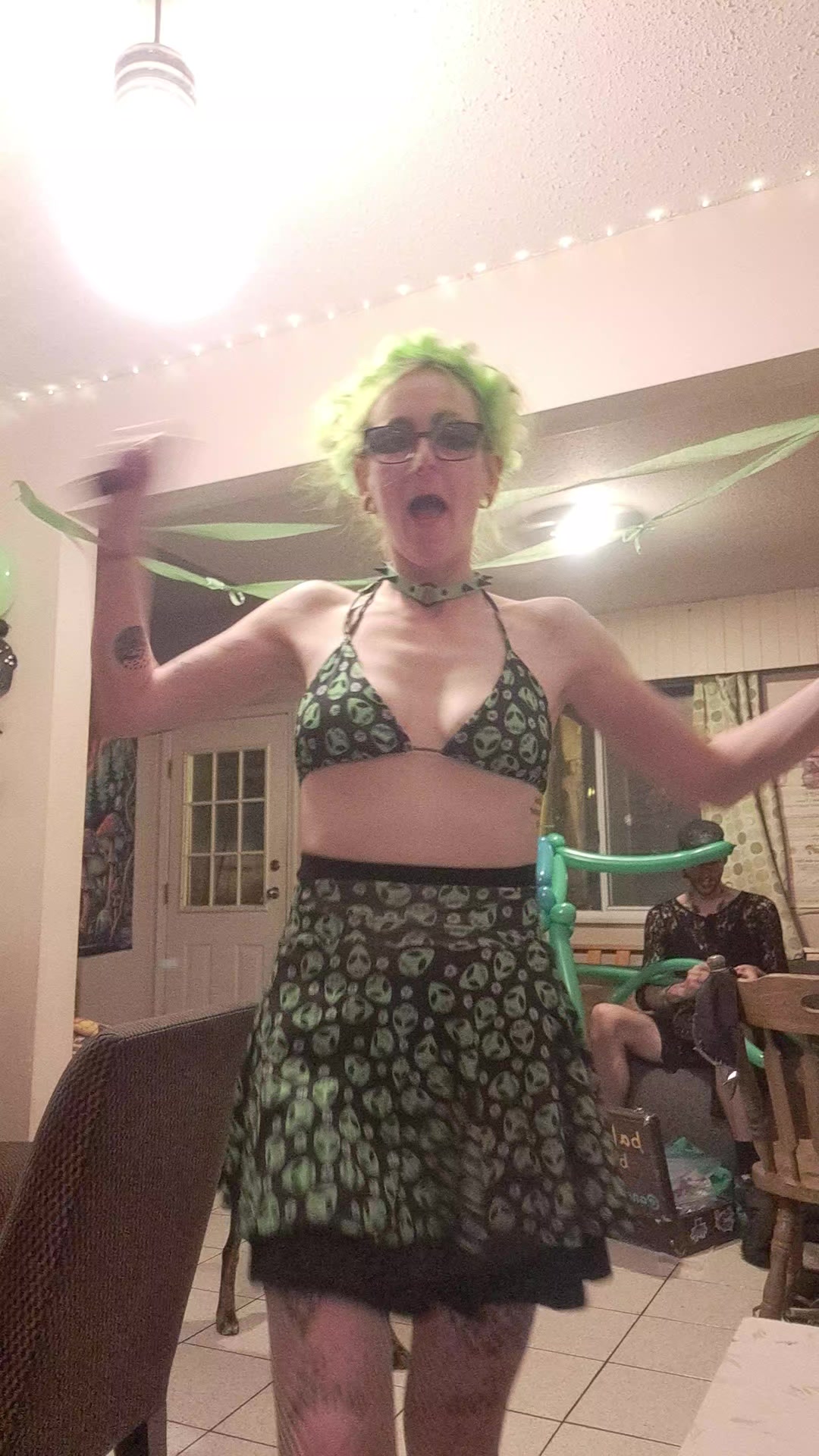 @friendlyalien 🇨🇦