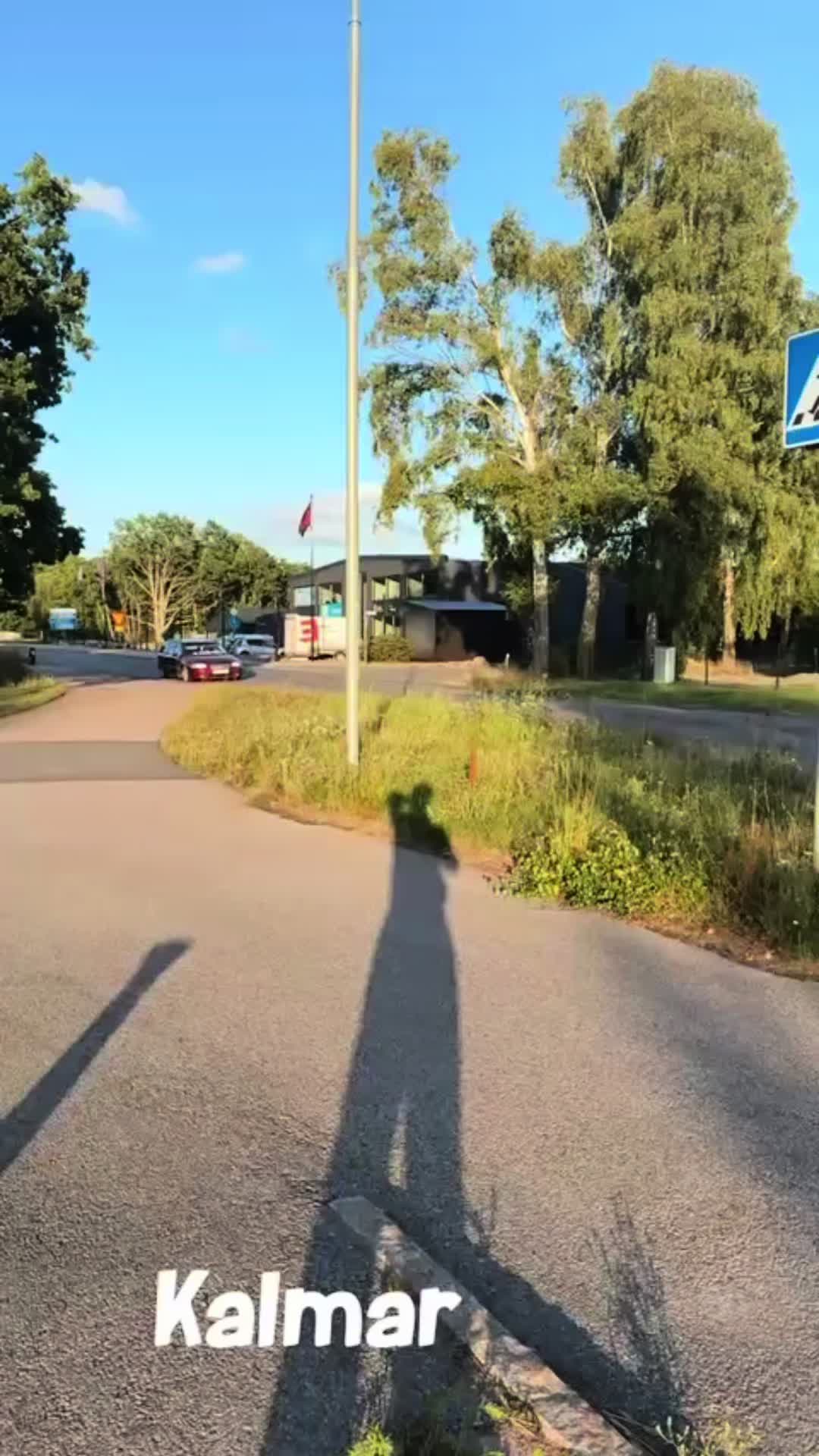@𝙻𝚒𝚗𝚞𝚣