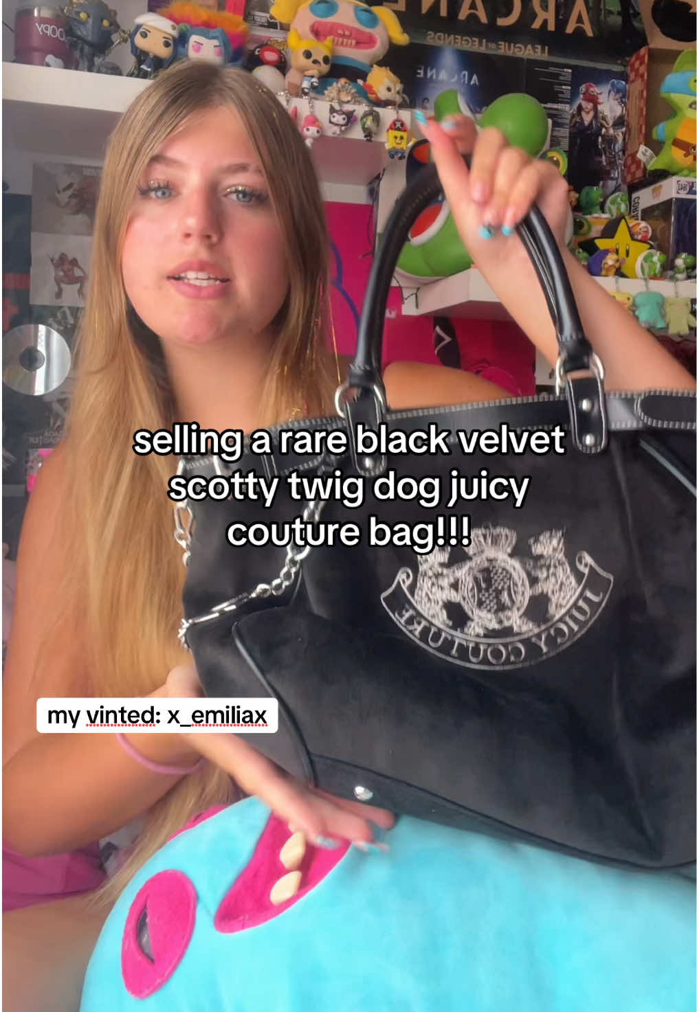 @Emi 👽