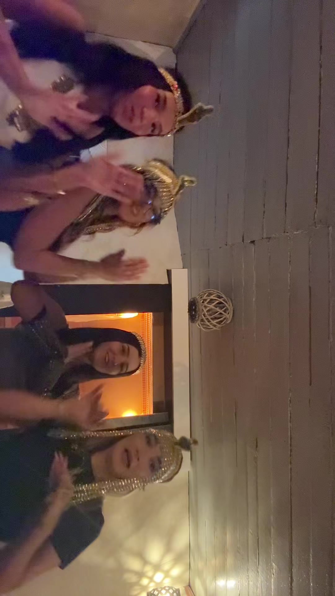 @🖤