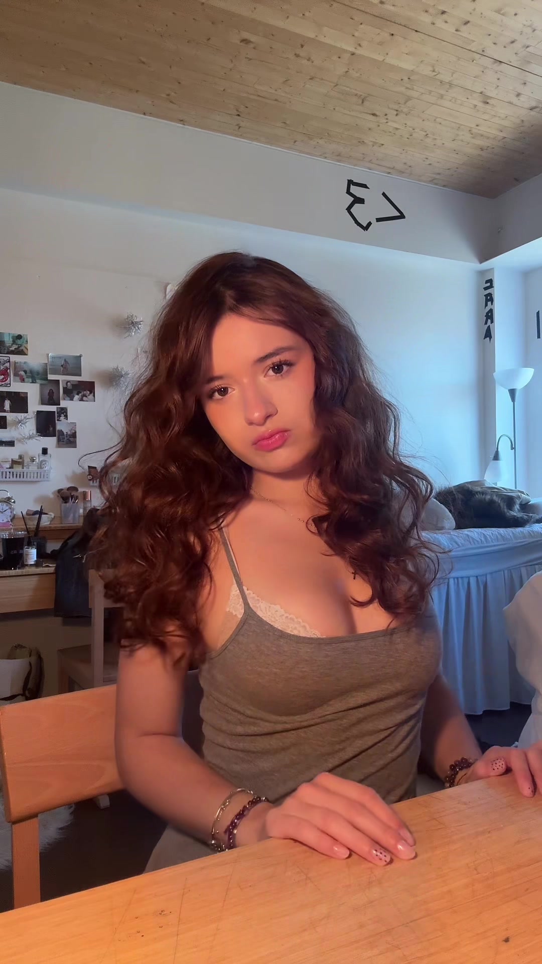 @❦