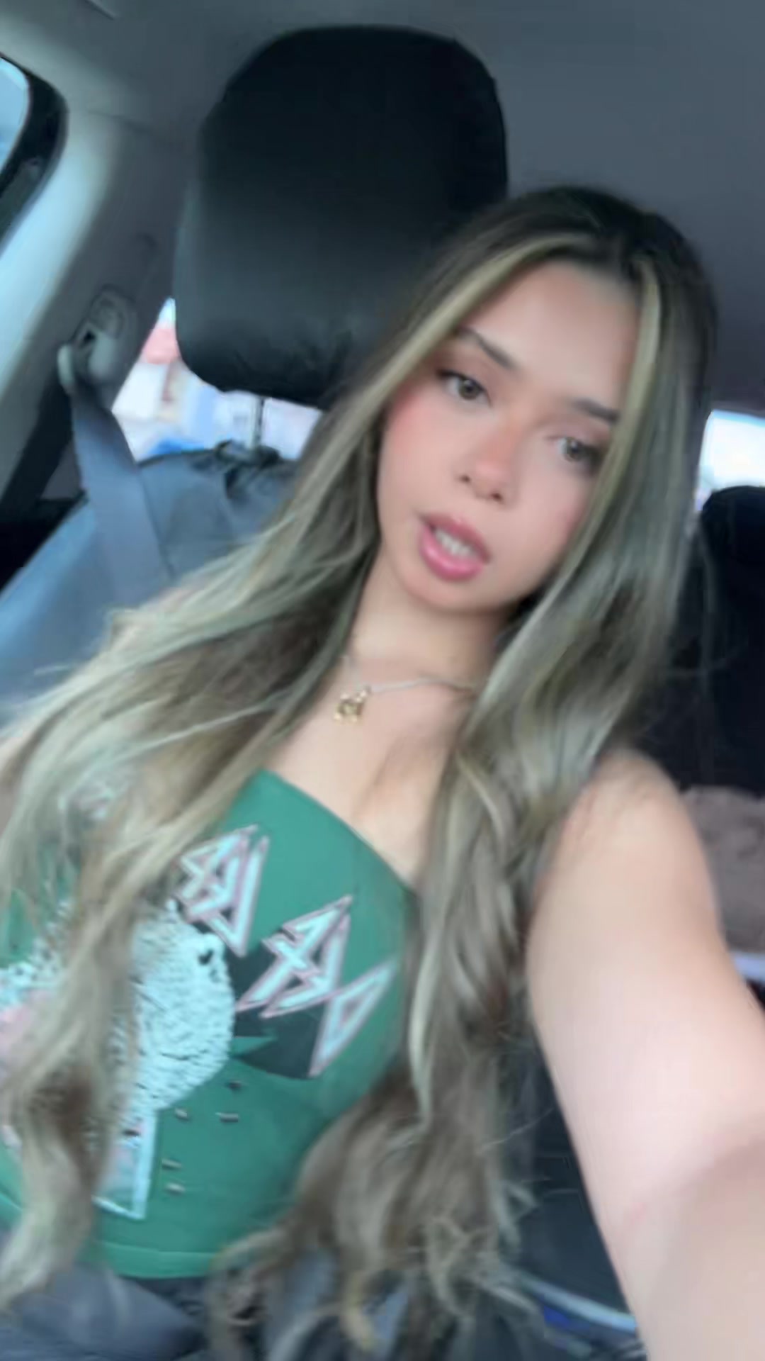 @Mia