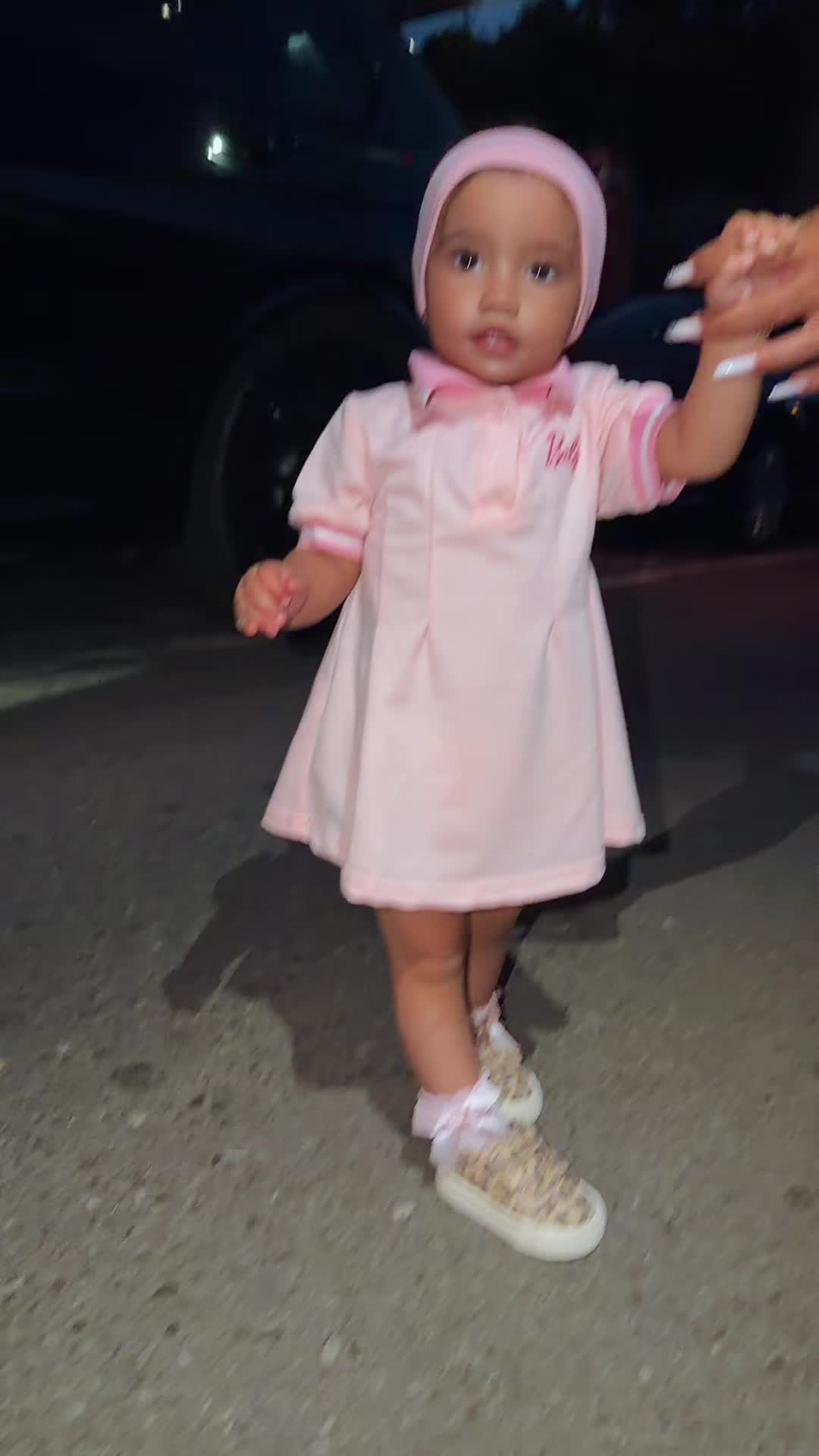 @Monica Valentina
