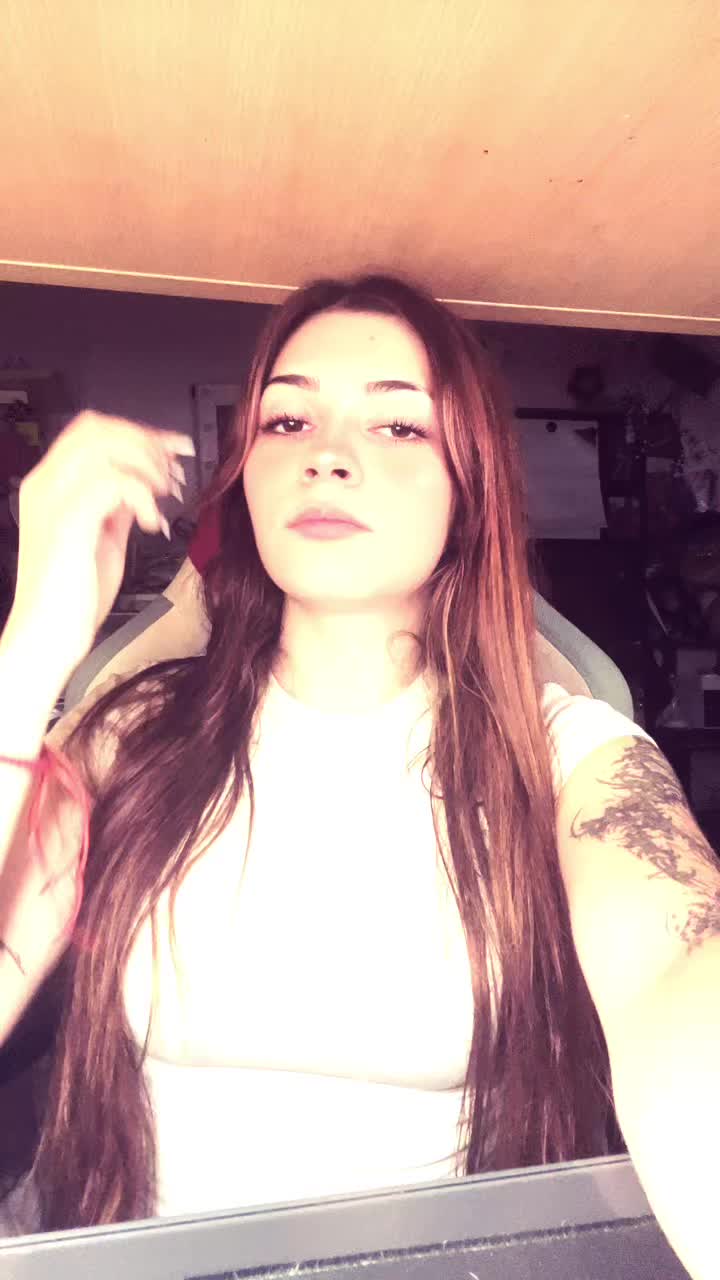 @𝖈𝖗𝖎𝖘𝖙𝖎𝖓𝖆