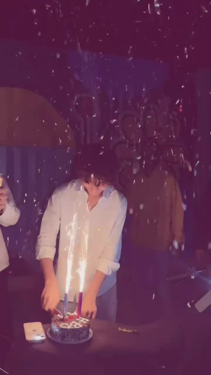 @H🌚9