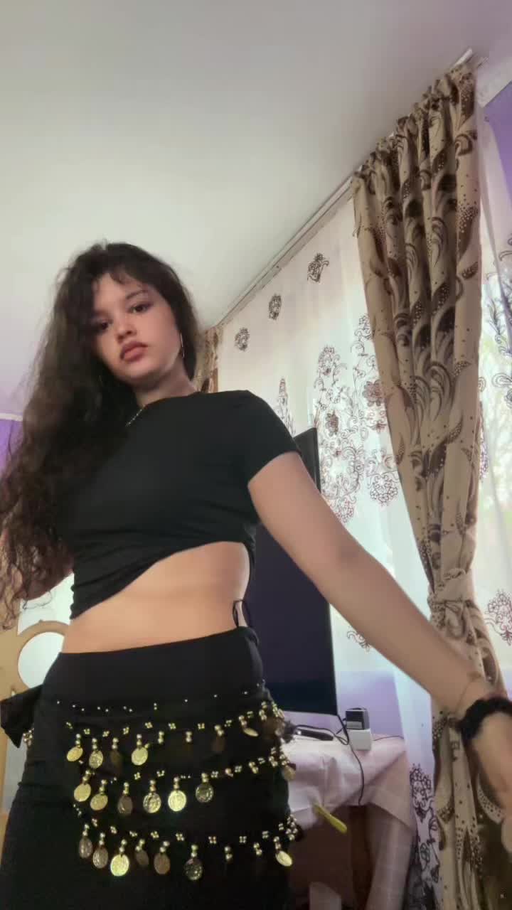 @Creațaa🎀