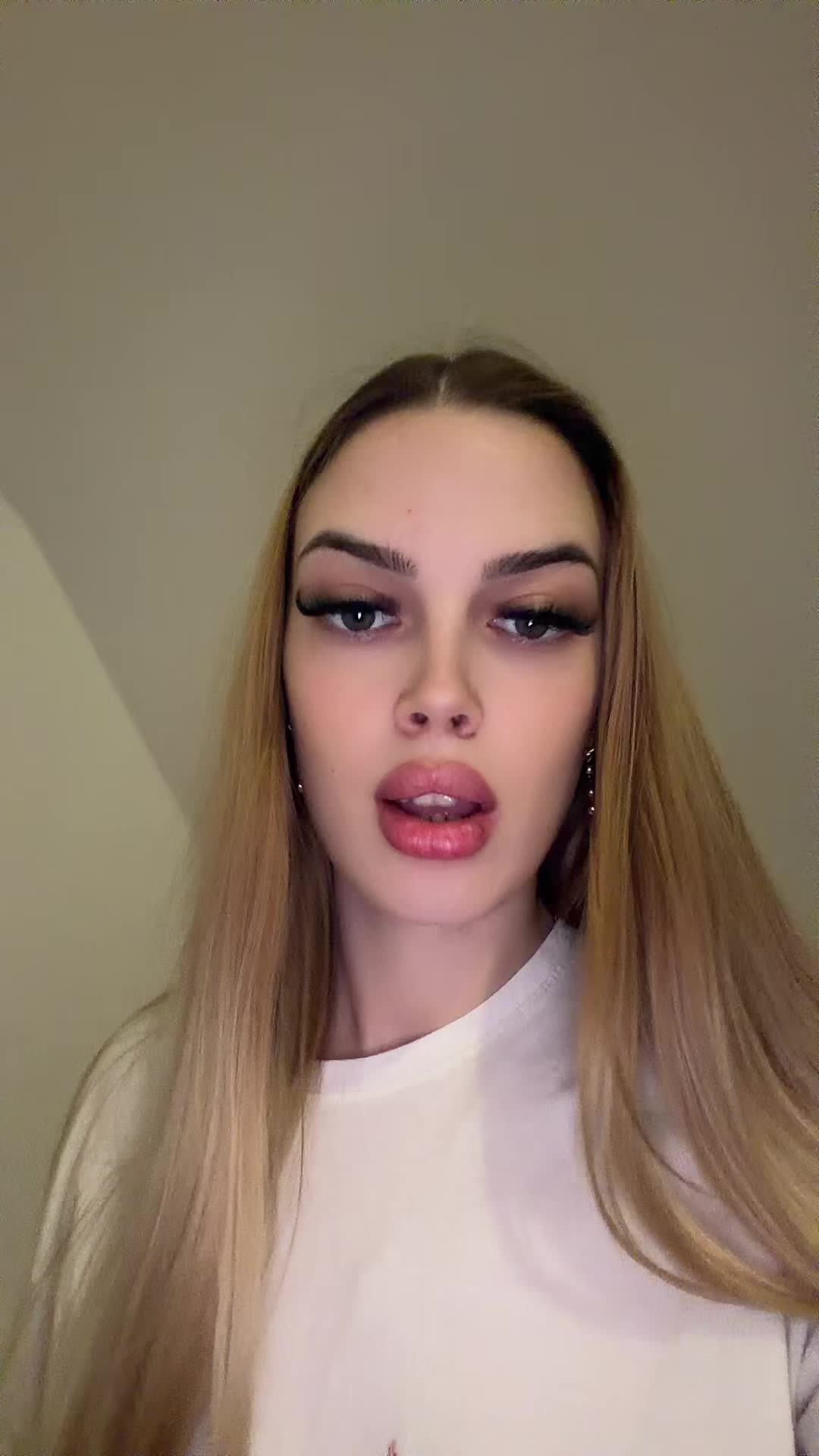 @Larisa AL