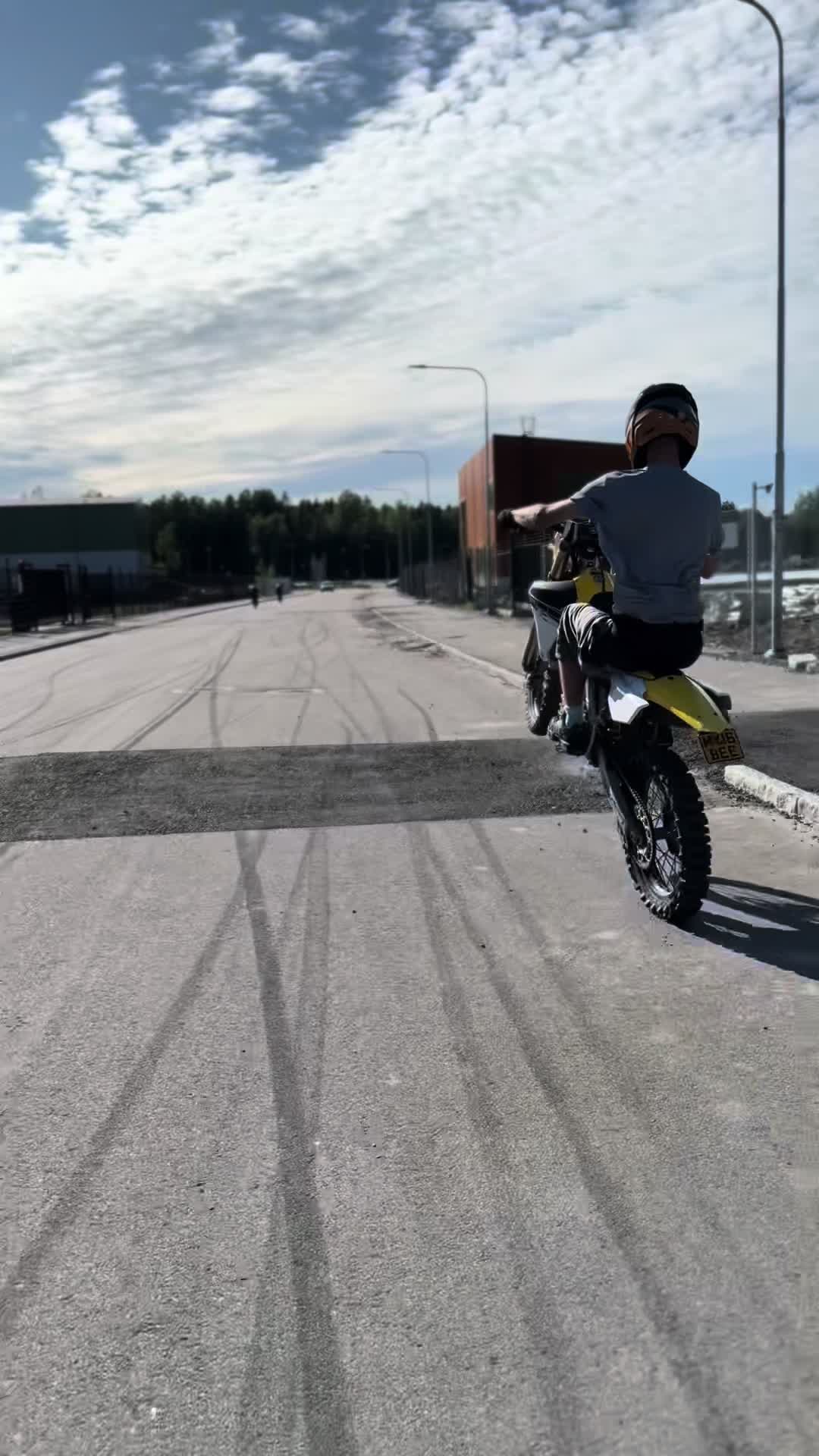 @2StrokeTomo