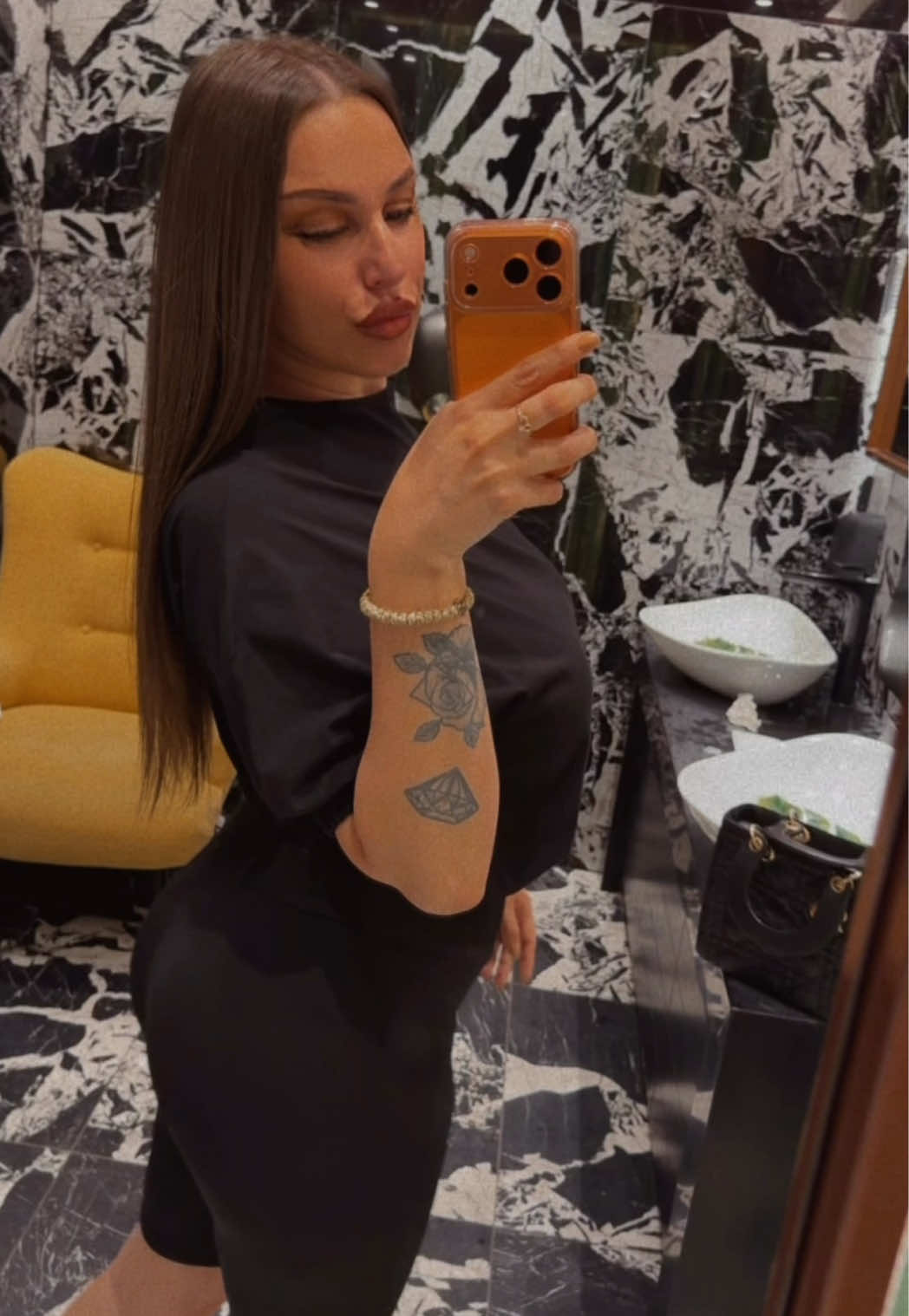 @👑 𝐀𝐋𝐄𝐊𝐒𝐀𝐍𝐃𝐑𝐀 👑
