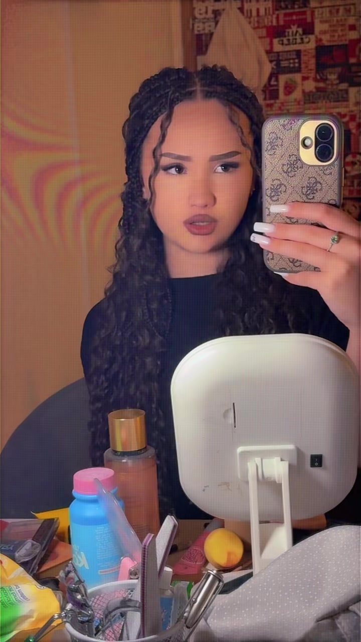 @𝐿𝒱