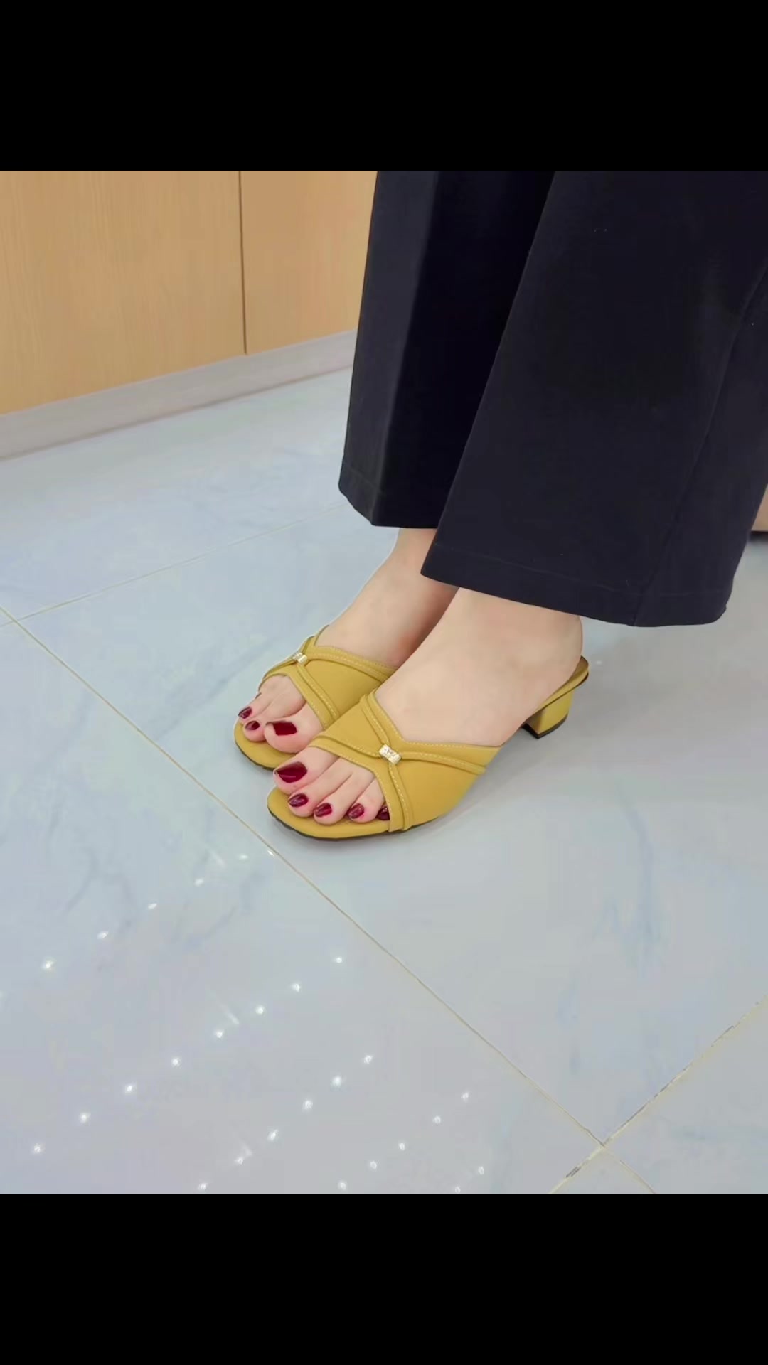 @Cherry Shoe Store