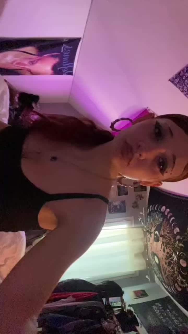 @𖣂
