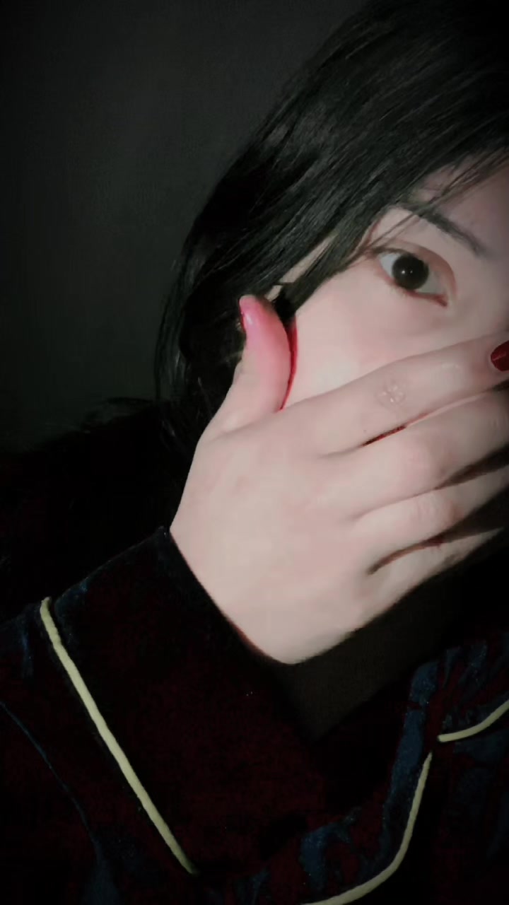 @~MANO&