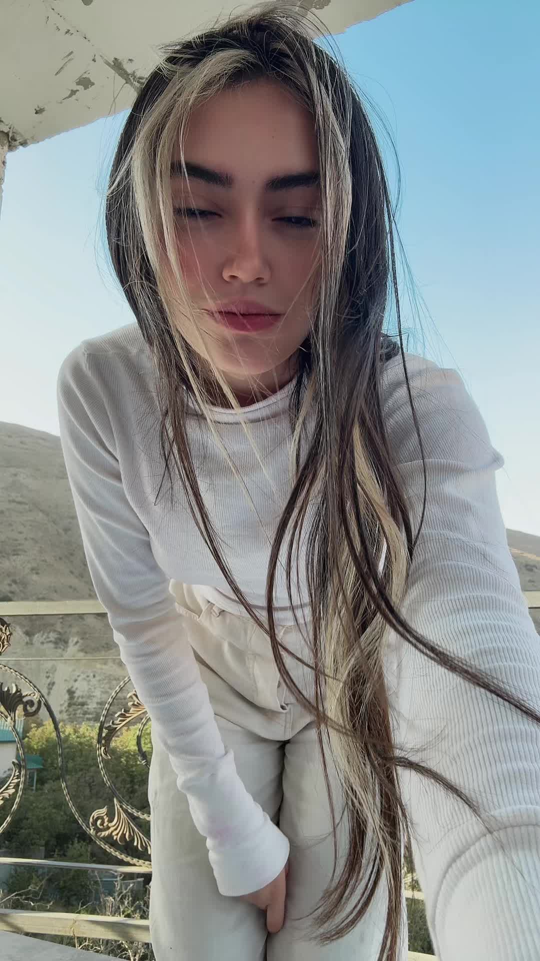 @Niayesh Khanian