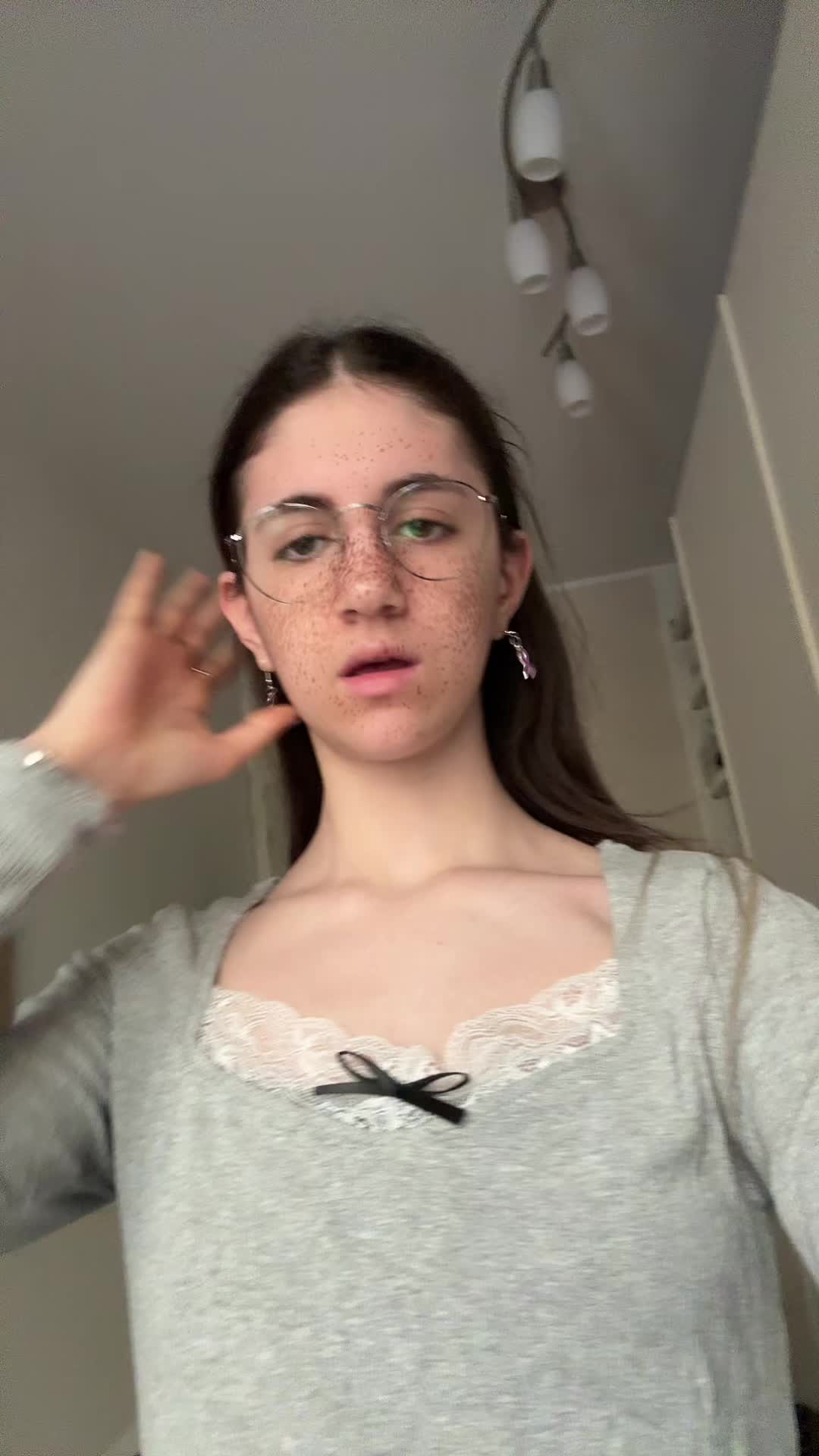 @elenina🎗️💜