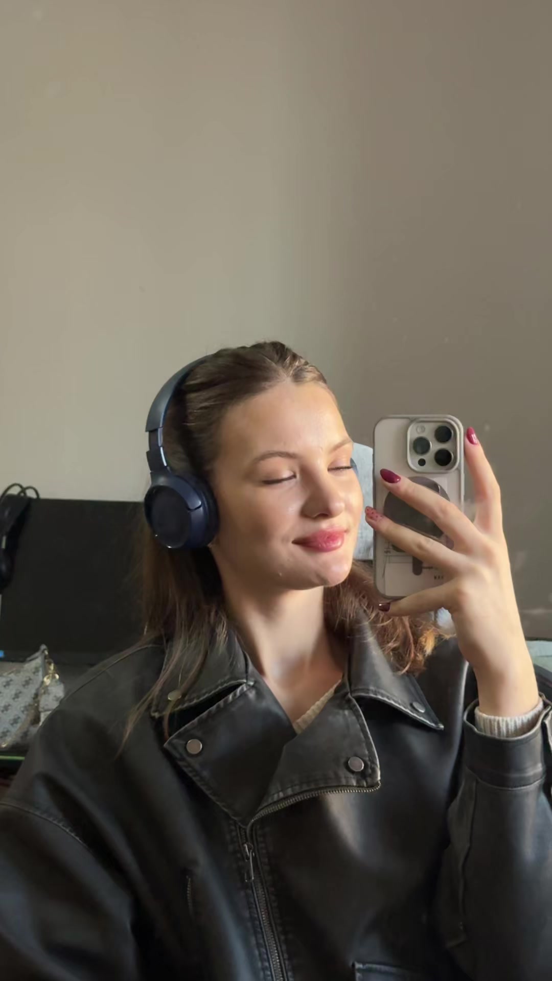 @...