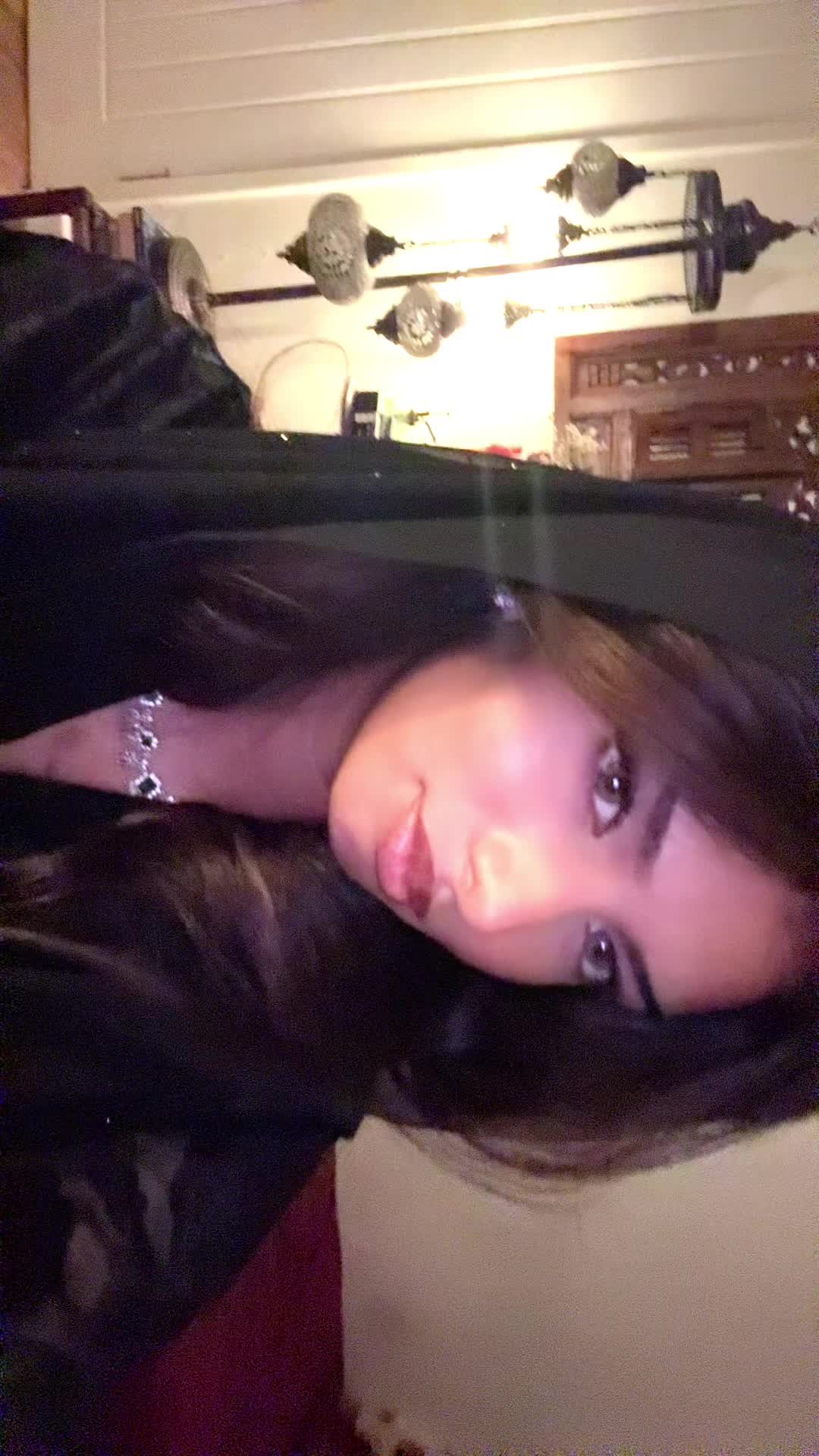 @Lámya
