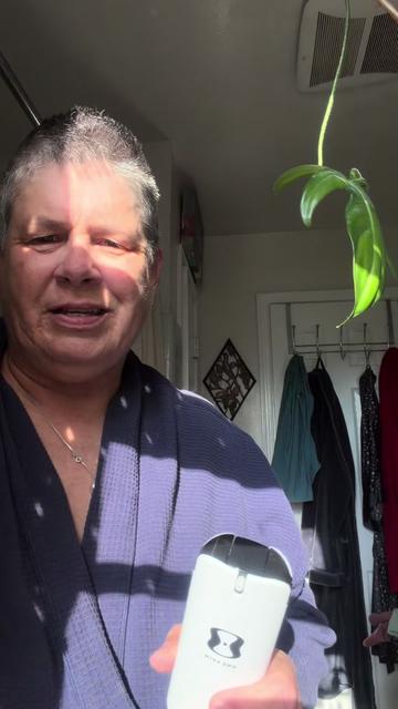 @lauriekinglive