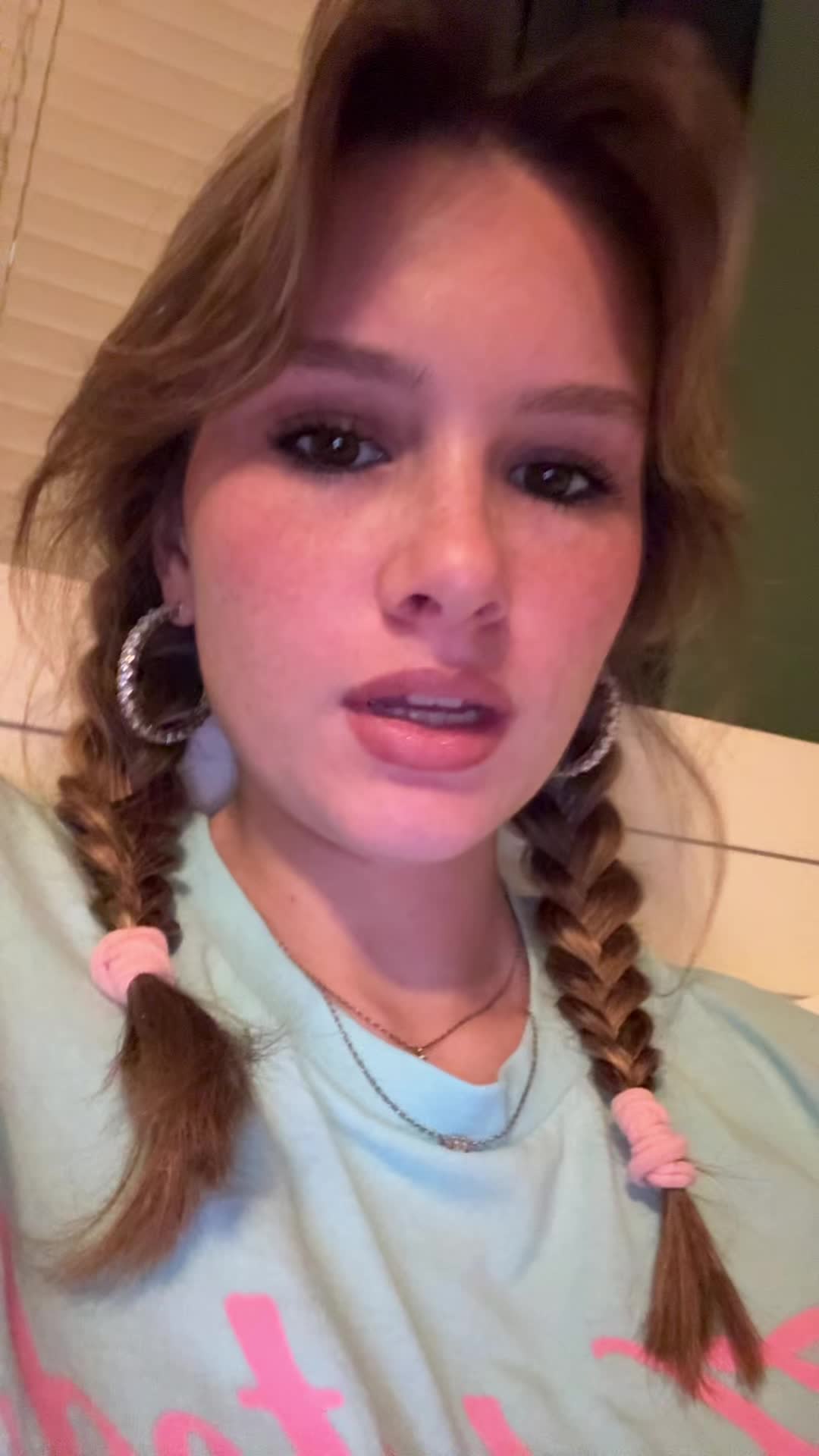 @chloeee