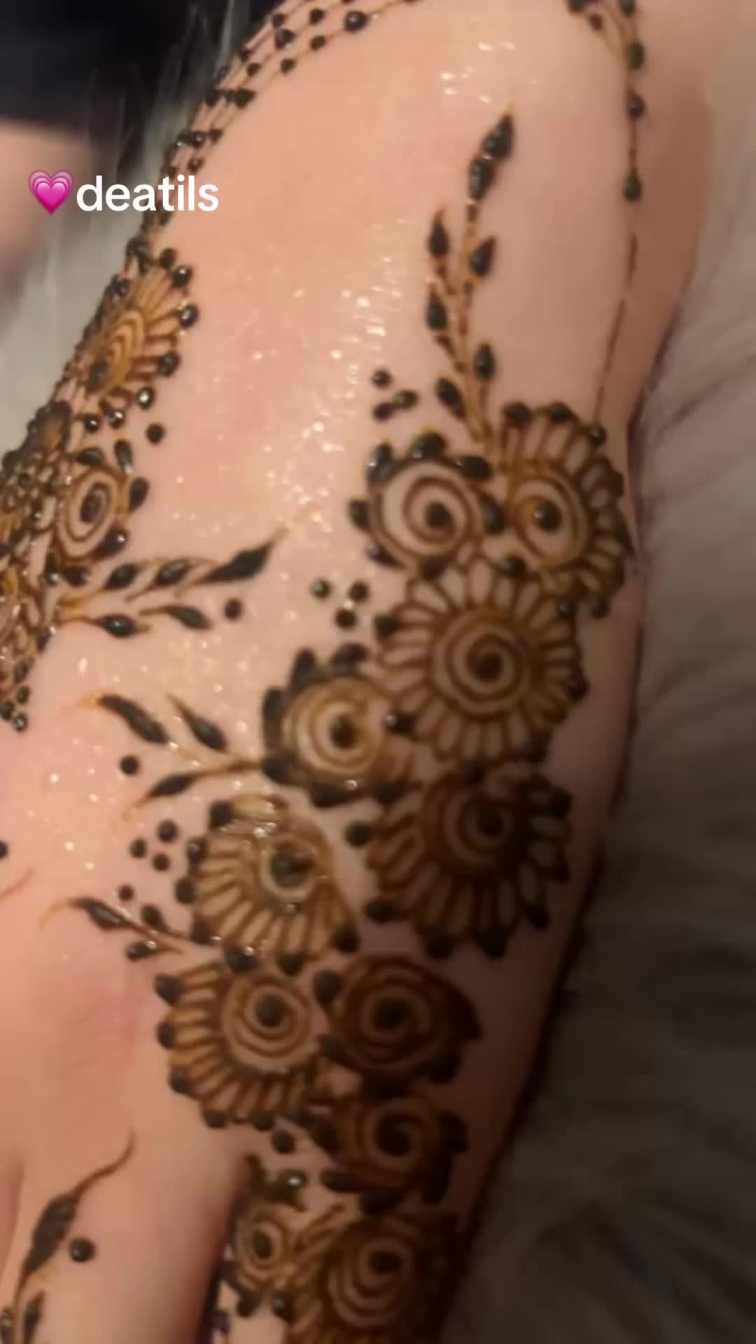 @Hennabyaroosa