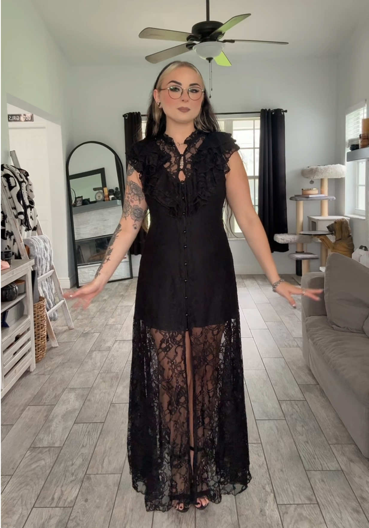 @Tara | Alt Fashion Inspo 🖤⛓️