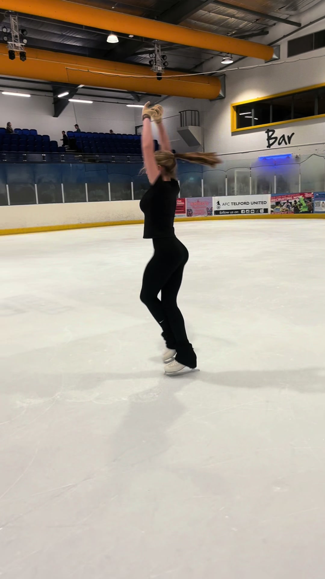 @Naomi ⛸️