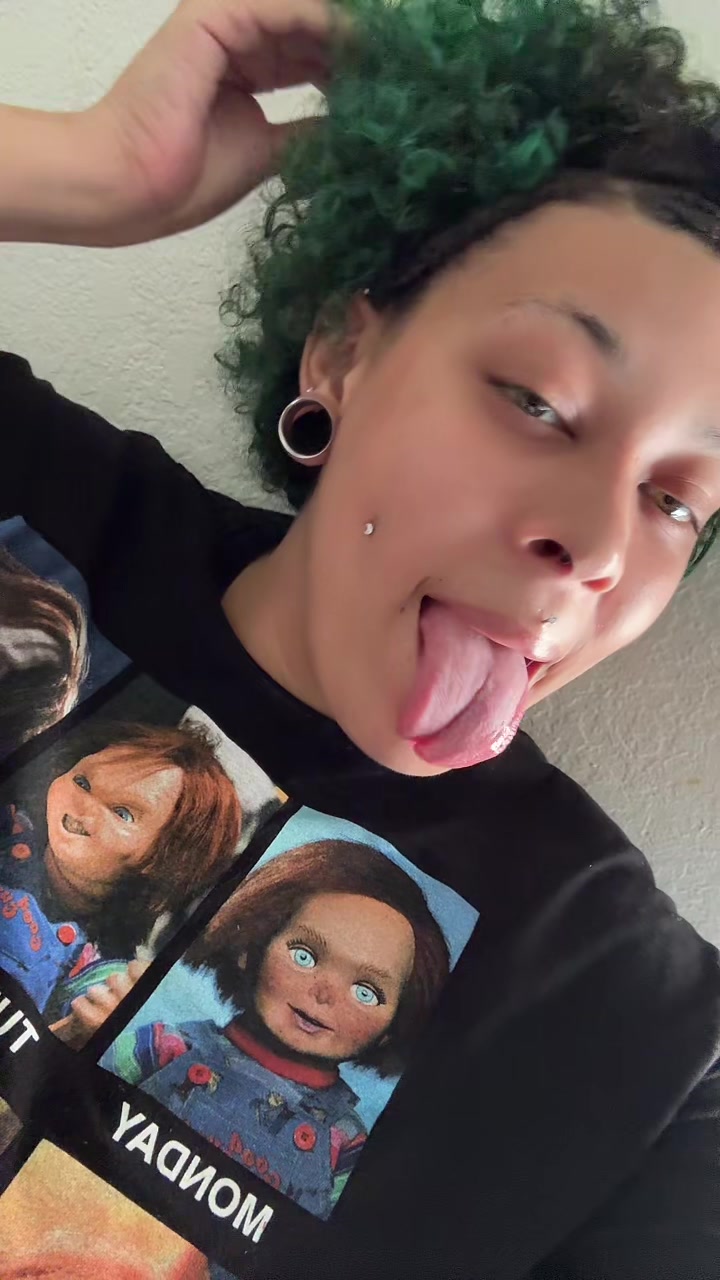 @_gothiclown_