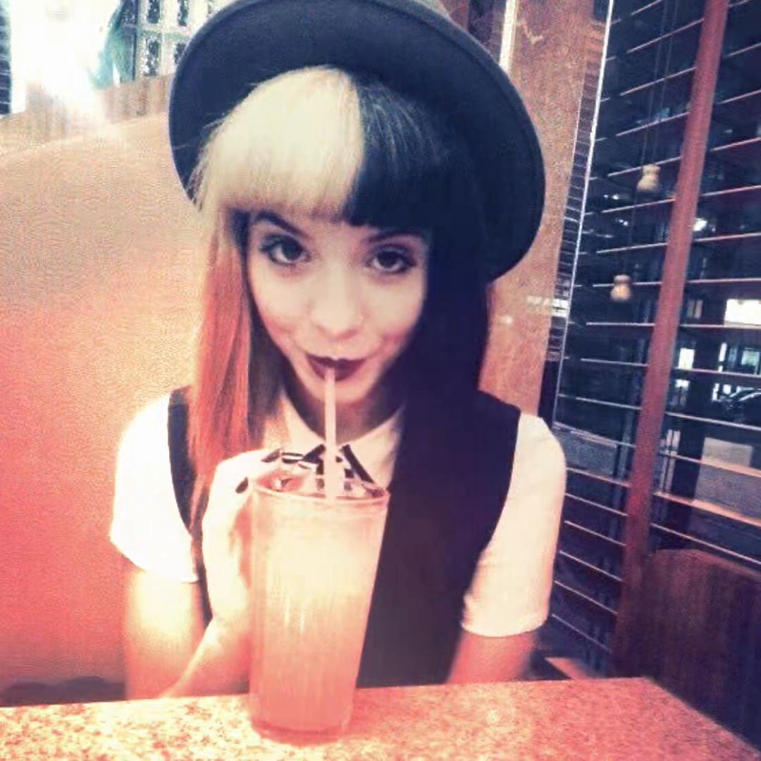 @✰
